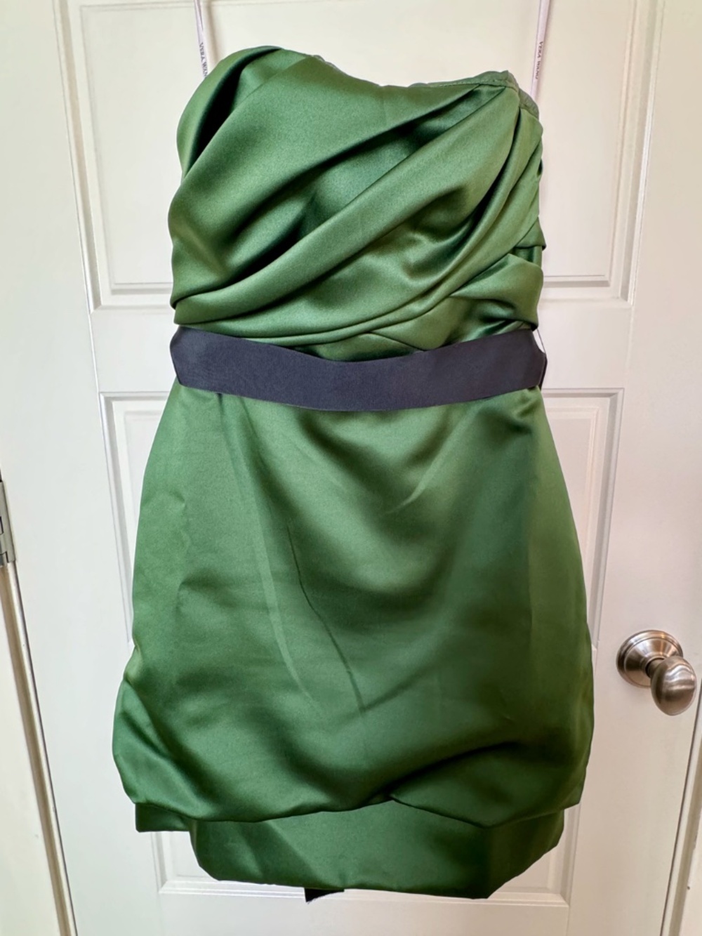 Vera Wang Vintage Strapless Green Satin Dress – Size 6